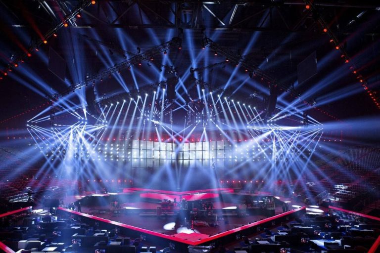 How to Set Up Stage Lighting? [The Complete Guide]