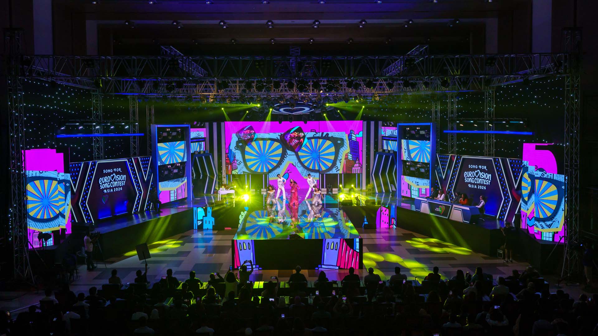 Eurovision Asia Voice of Bangladesh: Visuals by Studio Z BD 5 Colourful pop-art LED visuals with a performing group on stage